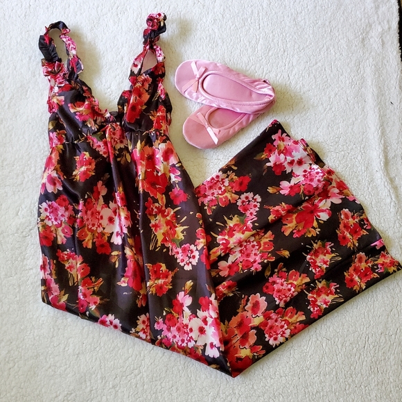 Oscar de la Renta Other - Oscar de la Renta floral nightgown